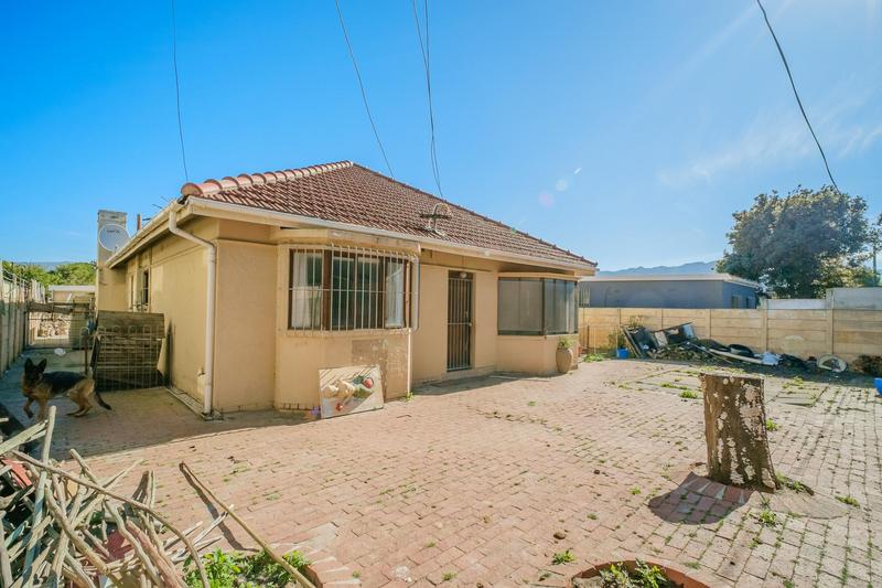 3 Bedroom Property for Sale in Plumstead Western Cape